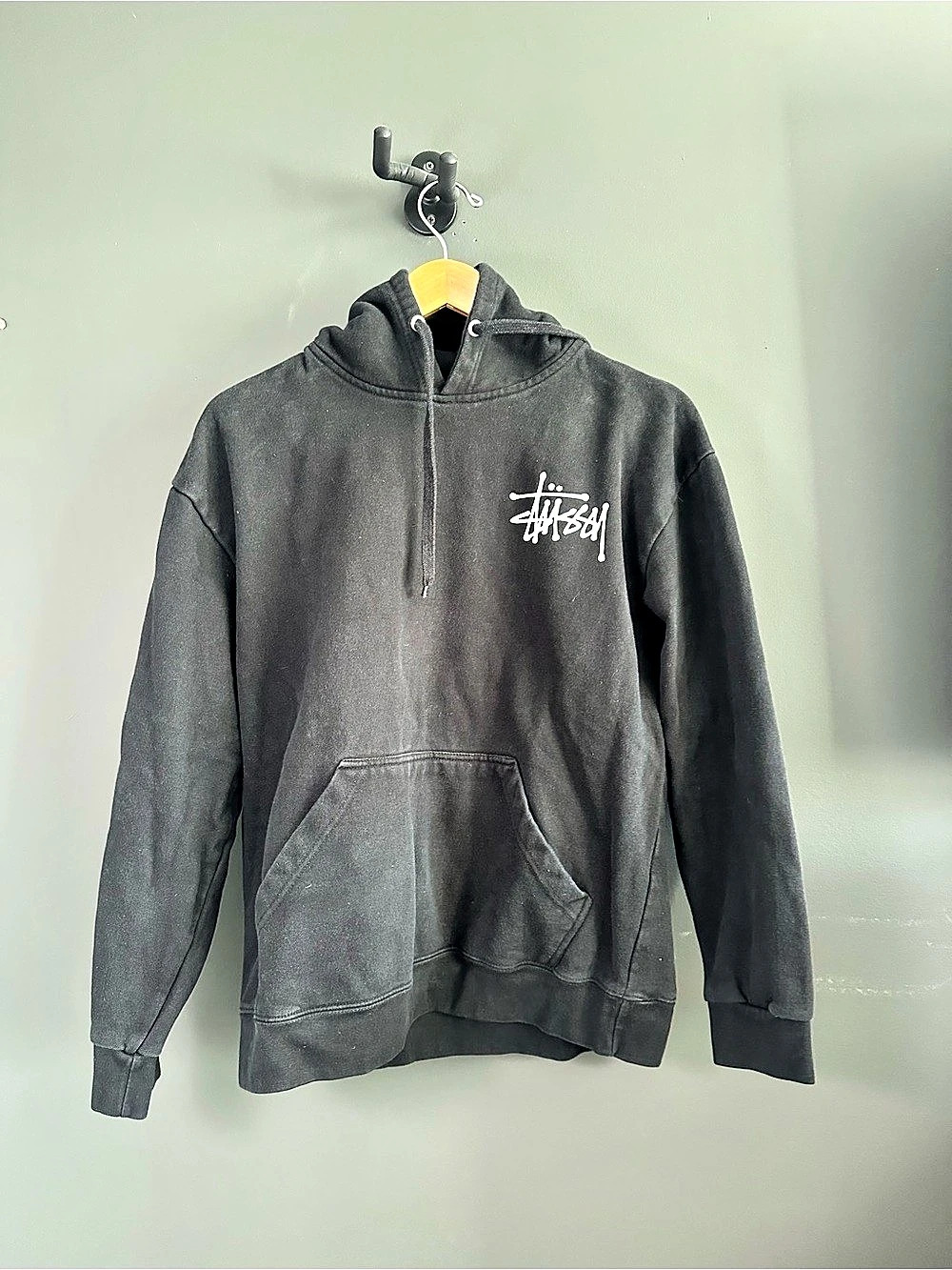 Stussy Basic Stüssy Hoodie Logo Pullover in Black & Blue